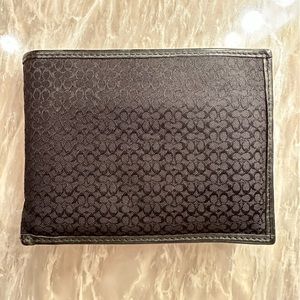 Coach Black Leather and Canvas Men’s Billfold Wallet In Signature Print